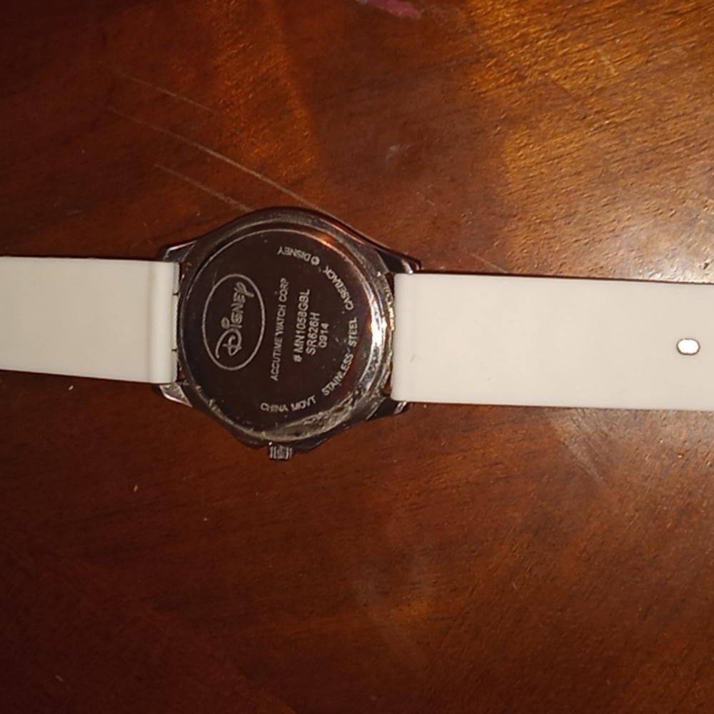 *Minnie Mouse Watch - Picture 4 of 4
